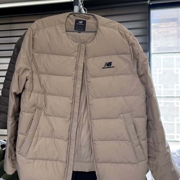 뉴발란스 경량패딩