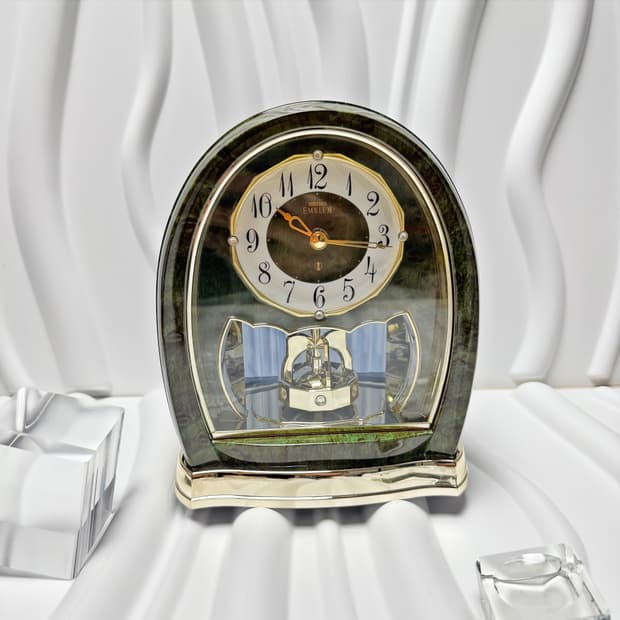 80's90's 세이코 빈티지 엠블럼 회전 추 탁상시계