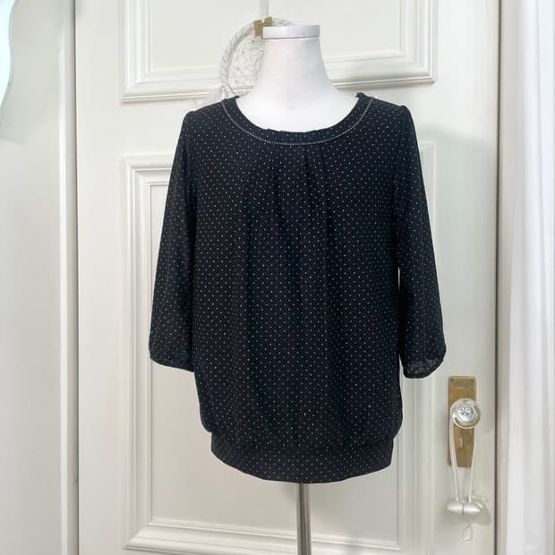 black silver dot pleats blouse(size-M)