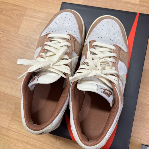 나이키 덩크 커리 260사이즈 판매합니다