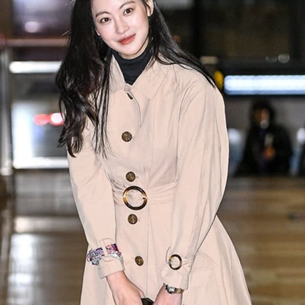 썰스데이 아일랜드 트랜치 코트