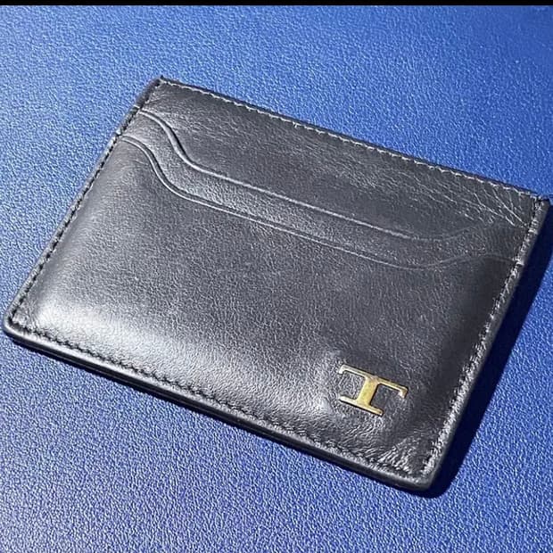 [정품] TOD'S 토즈 타임리스 금장 메탈플레이트 소가죽 카드지갑