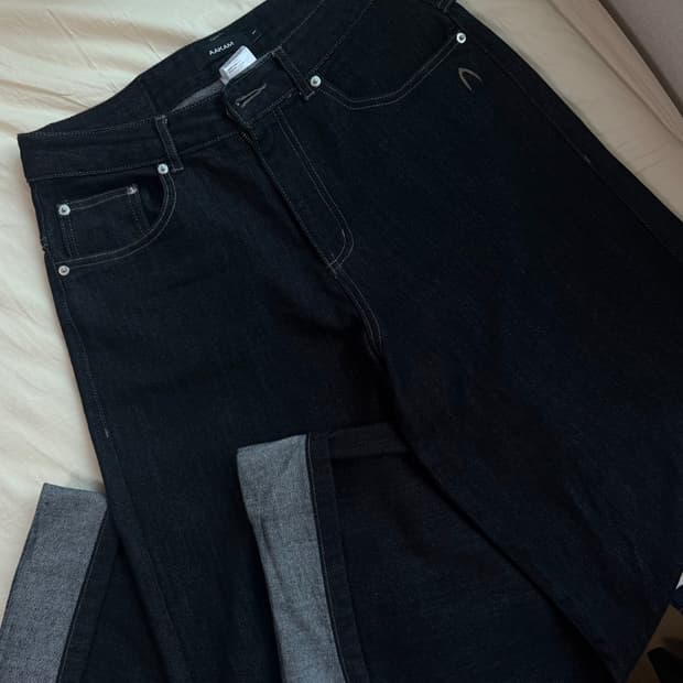 아캄 Cinch Back Denim Pants (Black)