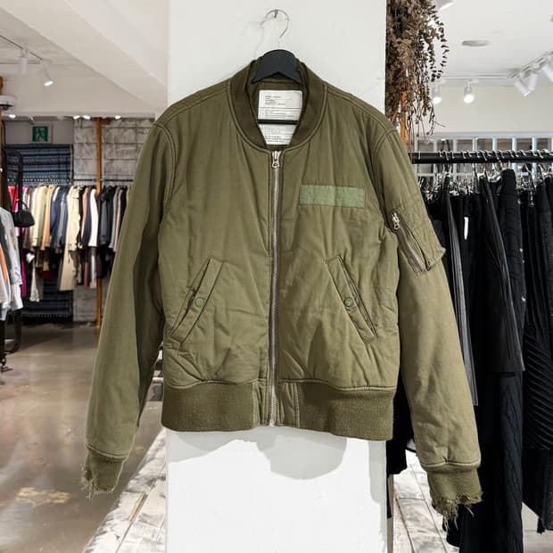 r13 카키 서플러스 디스트로이드 MA-1 봄버 자켓