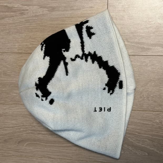 오클리 피에트 스태틱 비니 화이트