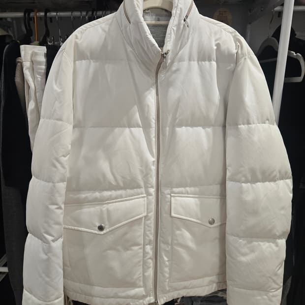 브루넬로 쿠치넬리 패딩 판매합니다