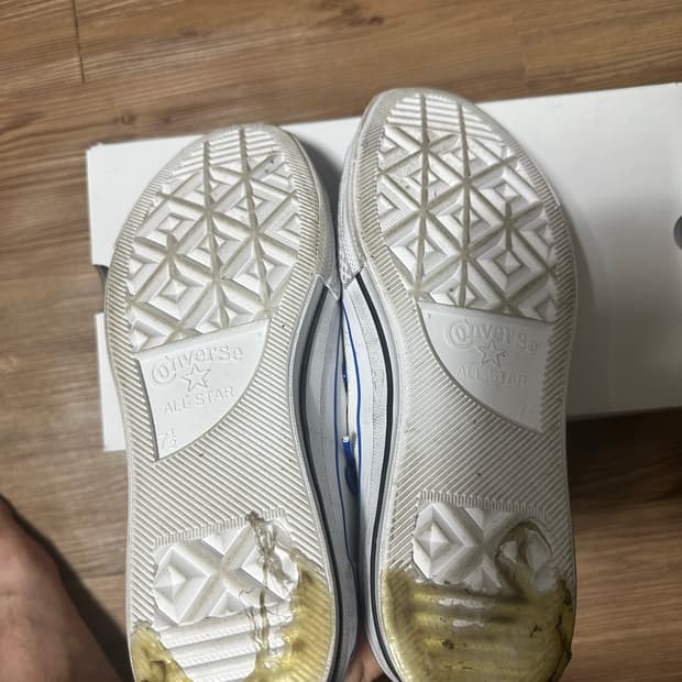 컨버스 X 아더에러 척 70 260사이즈