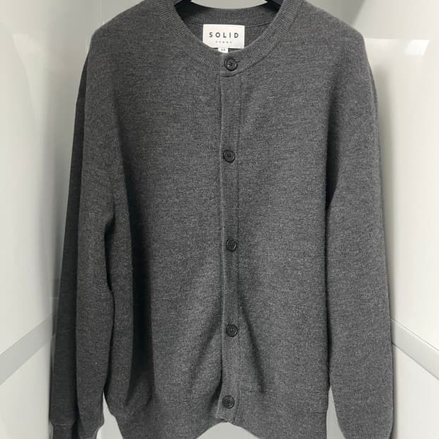 솔리드옴므 25fw 그레이 라운드넥 가디건 48사이즈