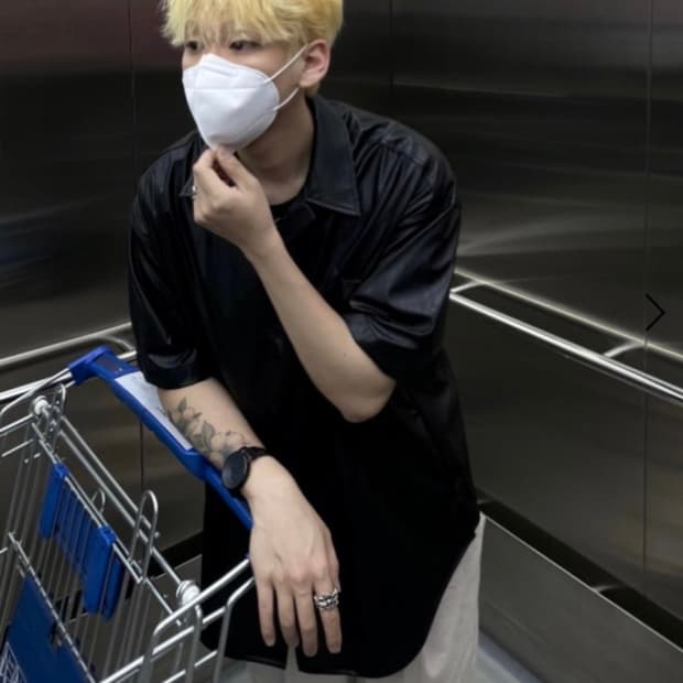 디서먼트 ss레더 하프셔츠