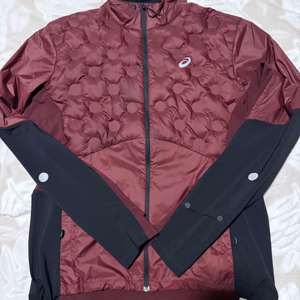 아식스 런닝 자켓 L 버건디( 국내 미출시 제품) 실착 3회
