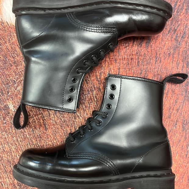 [250] 닥터마틴 1460 모노 블랙 8홀 워커
