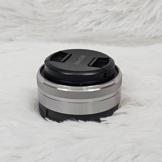 [민트] 소니 SEL16F28 미러리스 단렌즈 판매