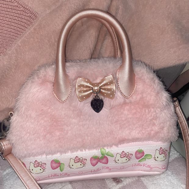 키티 산리오 헬로키티 퍼 가방 토트백 크로스백 백 딸기