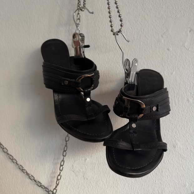 디올 존갈리아노 CD로고 참 뮬타입 힐