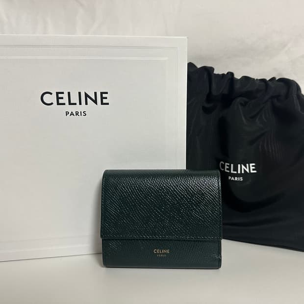 셀린느 트라이폴드 반지갑 올리브 (OS)