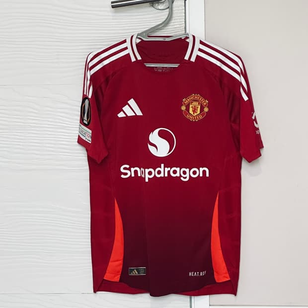 맨체스터 유나이티드 24-25 홈 어센틱 코비 마이누