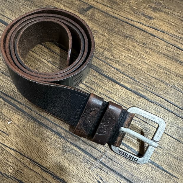 DIESEL 정품 100% 소가죽 로고 패턴 레더 벨트