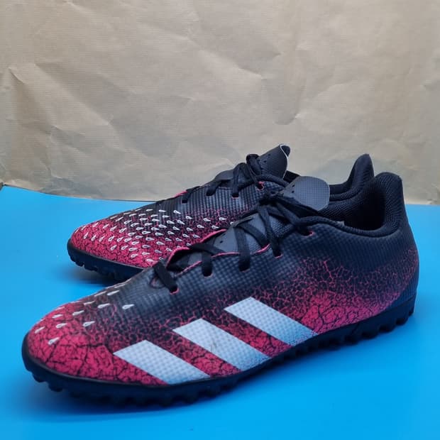 아디다스 프레데터 프릭.4 풋살화 285