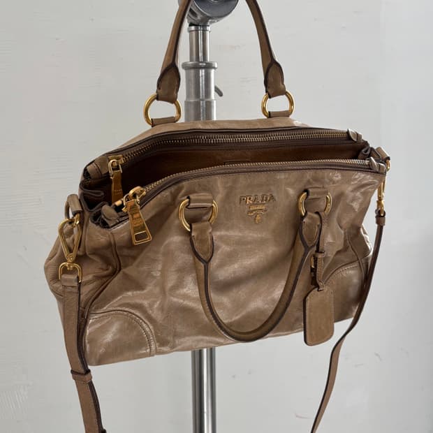 Prada 프라다 비텔로 샤인 레더 토트백