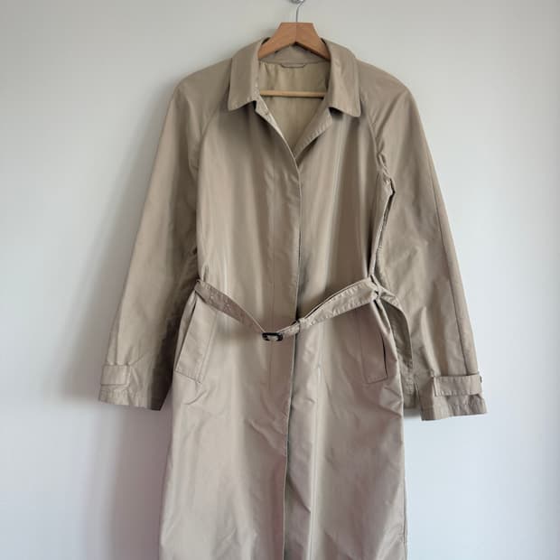 프라다(PRADA) 트렌치코트(루마니아 생산)