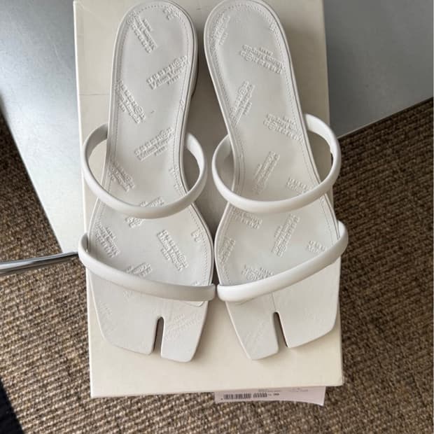 마르지엘라 타비 샌들 39