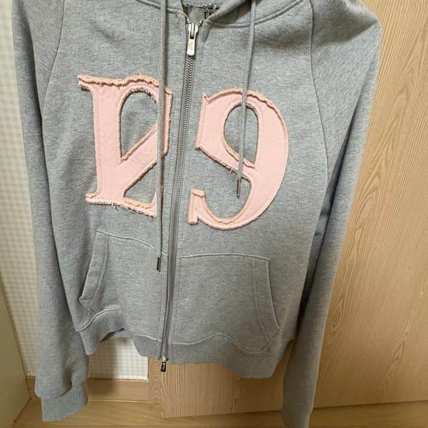 일리고 후두집업 새상품 s (유우시 손민수 템)