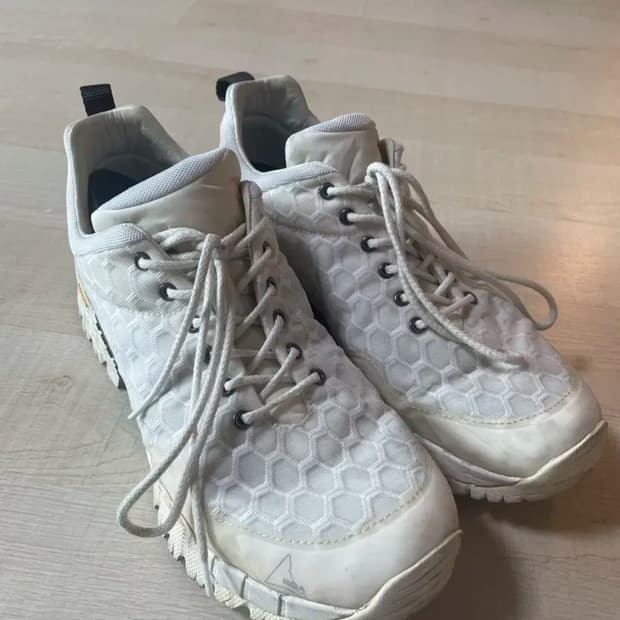 로아 트래킹화 roa