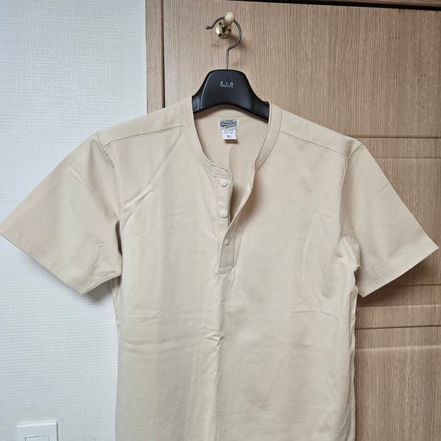브론슨 헨리넥 반팔