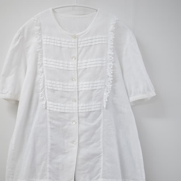 White frill lace cotton blouse