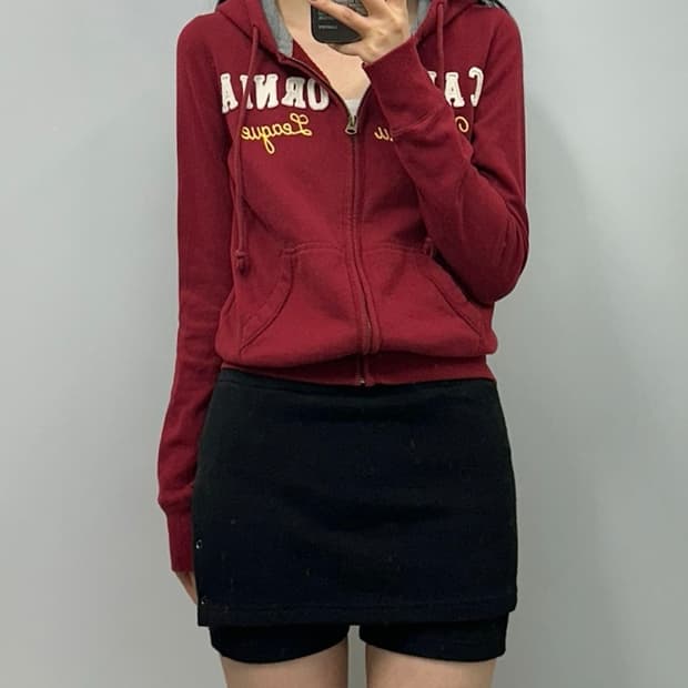 후아유 y2k 와투케 버건디 후드집업 