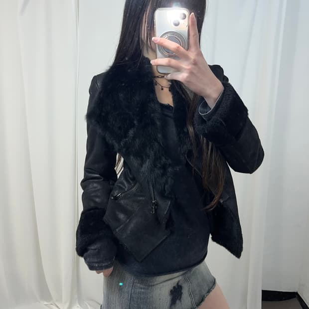 블랙 래빗퍼 무스탕