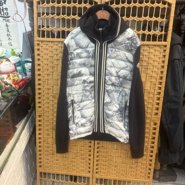 100 정품 몽클레어 카모 후드 니트패딩 팝니다
