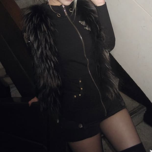 노드네피아 y2k 펀칭 니트 집업