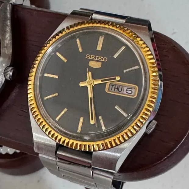 세이코5 70s80s 빈티지 플루티드 베젤 데이저스트