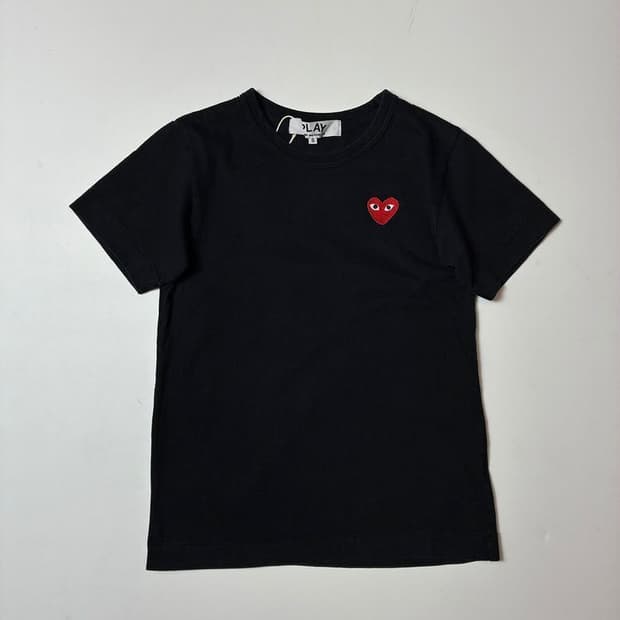 꼼데가르송 우먼스 하트 와펜 반팔 티셔츠 PN8558