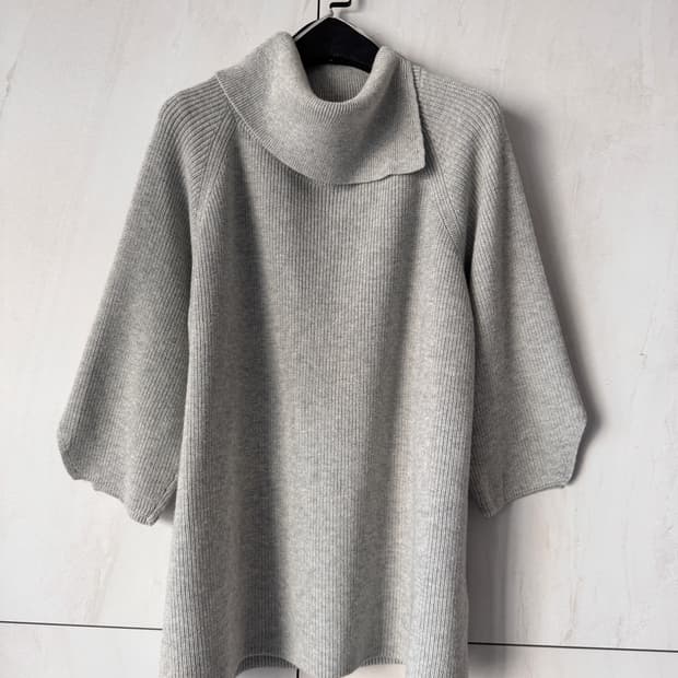 새상품 COS 코스 터틀넥 오버핏 니트 S(55,66가능)