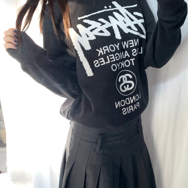 Stussy 스투시 월드투어로고 블랙컬러 맨투맨