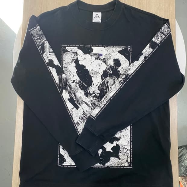 나이키 ACG 블랙 프린팅 롱슬리브 L