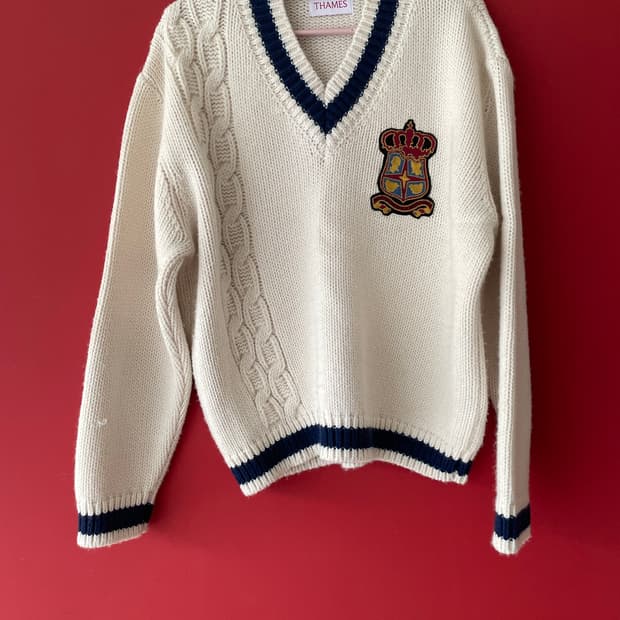 템즈 브이넥 니트