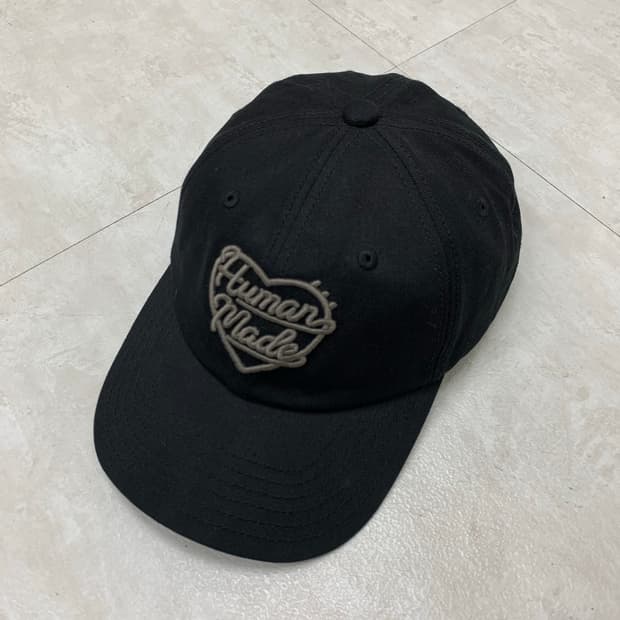 휴먼메이드 블랙 레터링 디테일 볼캡 #297