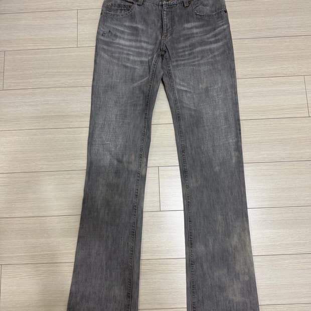 [30] 에르메네질도 제냐 그레이워싱 부츠컷 데님 팬츠