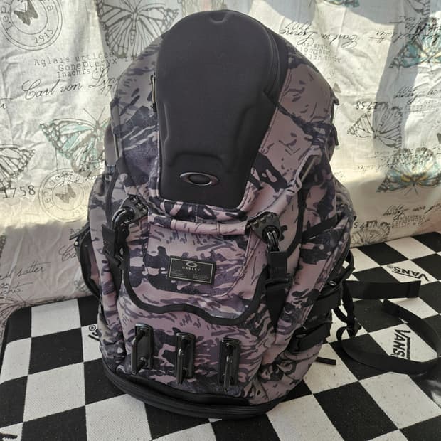 (미사용)오클리(Oakley) 키친 싱크 타이거 마운틴 카모 백팩