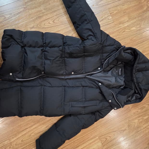 게스 롱패딩 판매합니다~