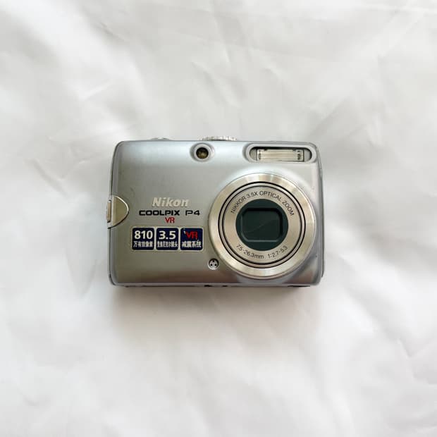 니콘 쿨픽스 p4