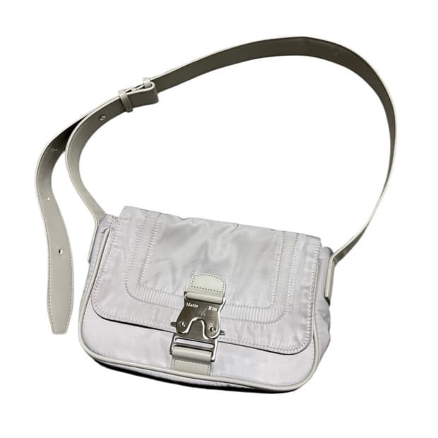 마땡킴 라이트 그레이 미니 버클백