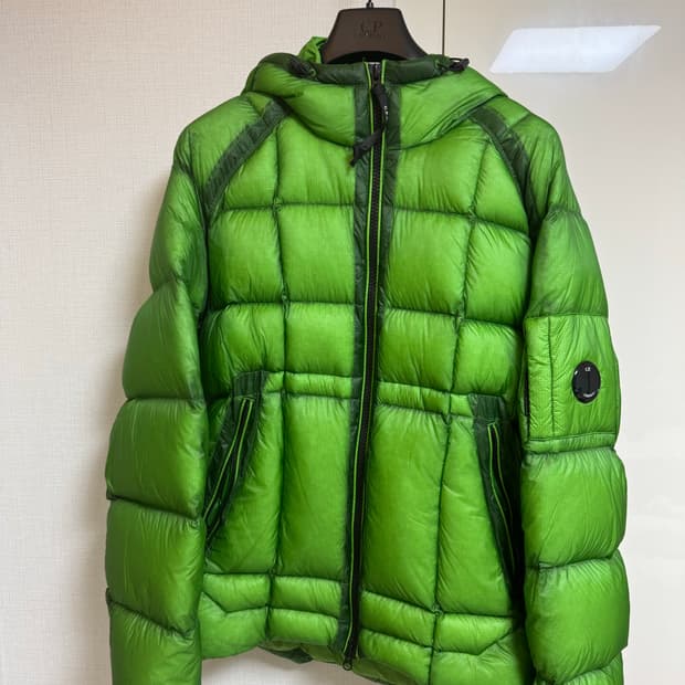 Cp컴퍼니 DD쉘 디디쉘 23fw 사이즈 L(100)