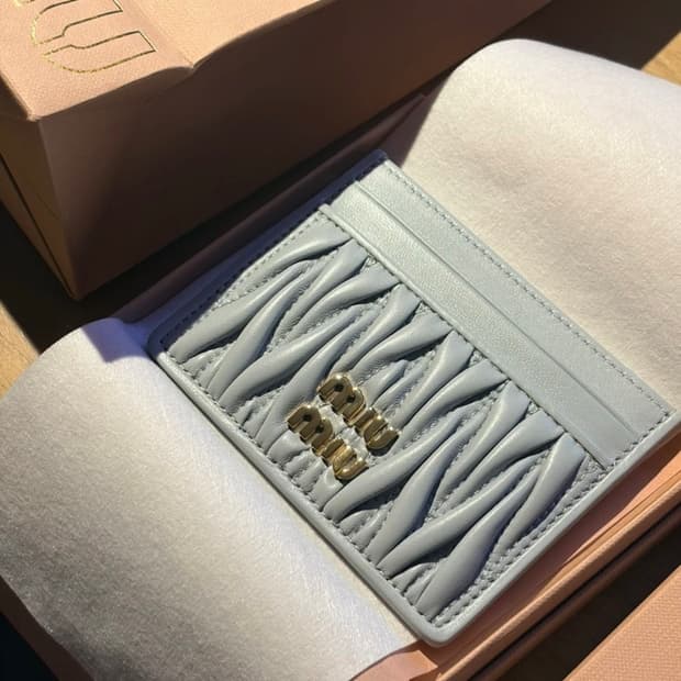 미우미우 마테라쎄 카드지갑