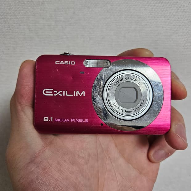 (카리나, 토모토모 디카) 카시오 엑슬림 EX-Z80 유인, 선미 디카