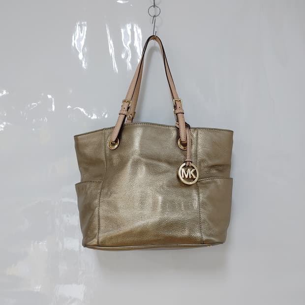 MICHAEL KORS 마이클 코어스 천연소가죽 골드 오픈 빅토트백