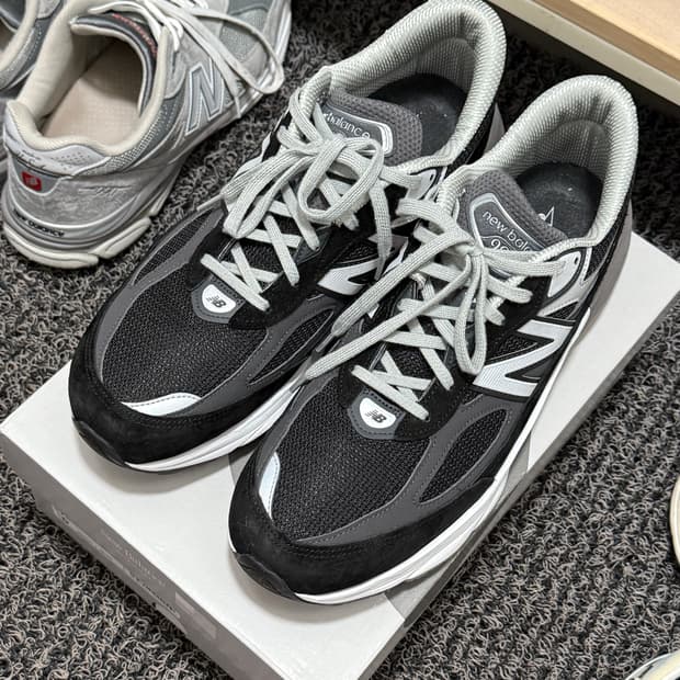 뉴발란스 990v6 블랙  300